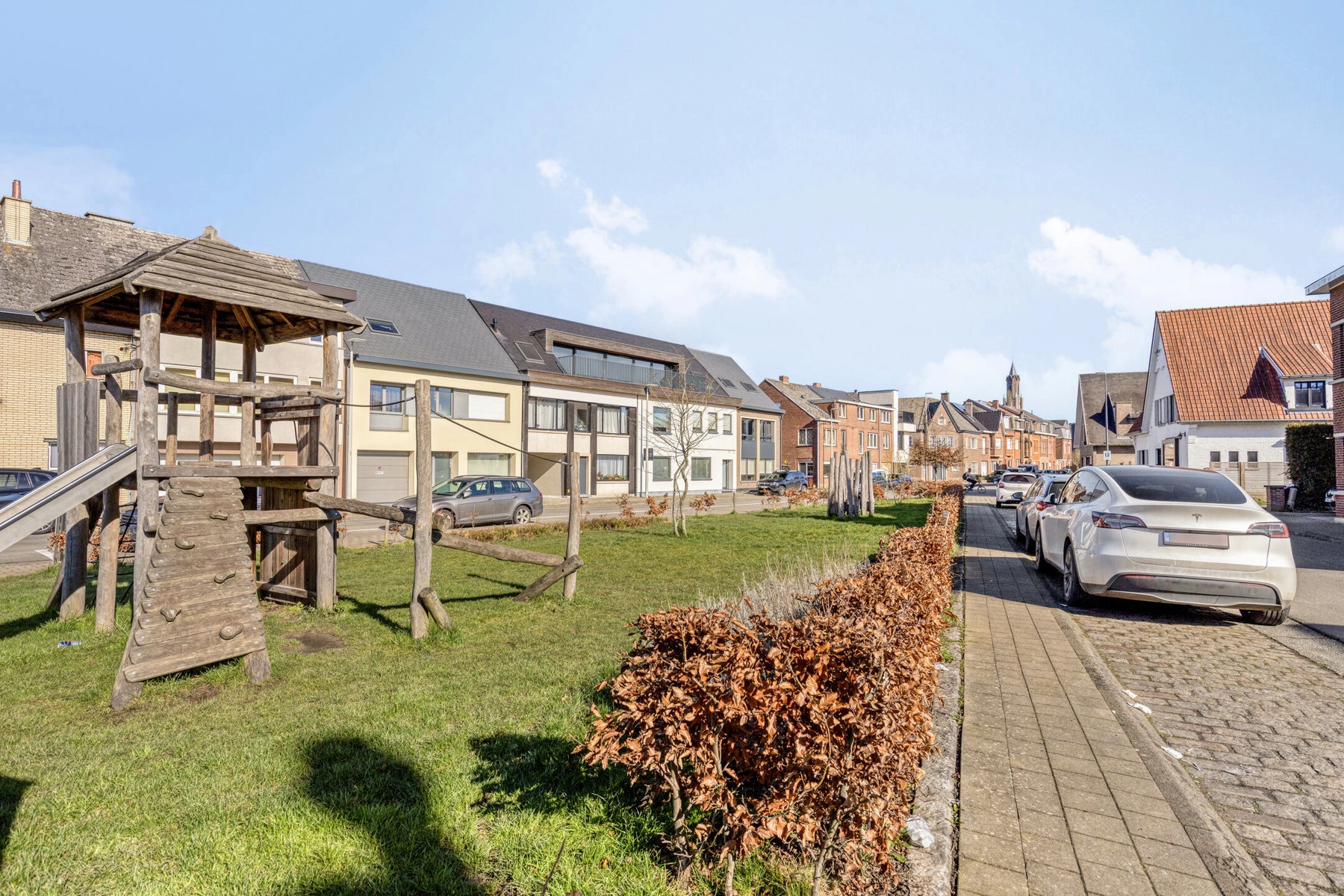 e1d13ad5ed074430b17d6e35d951a384 photo