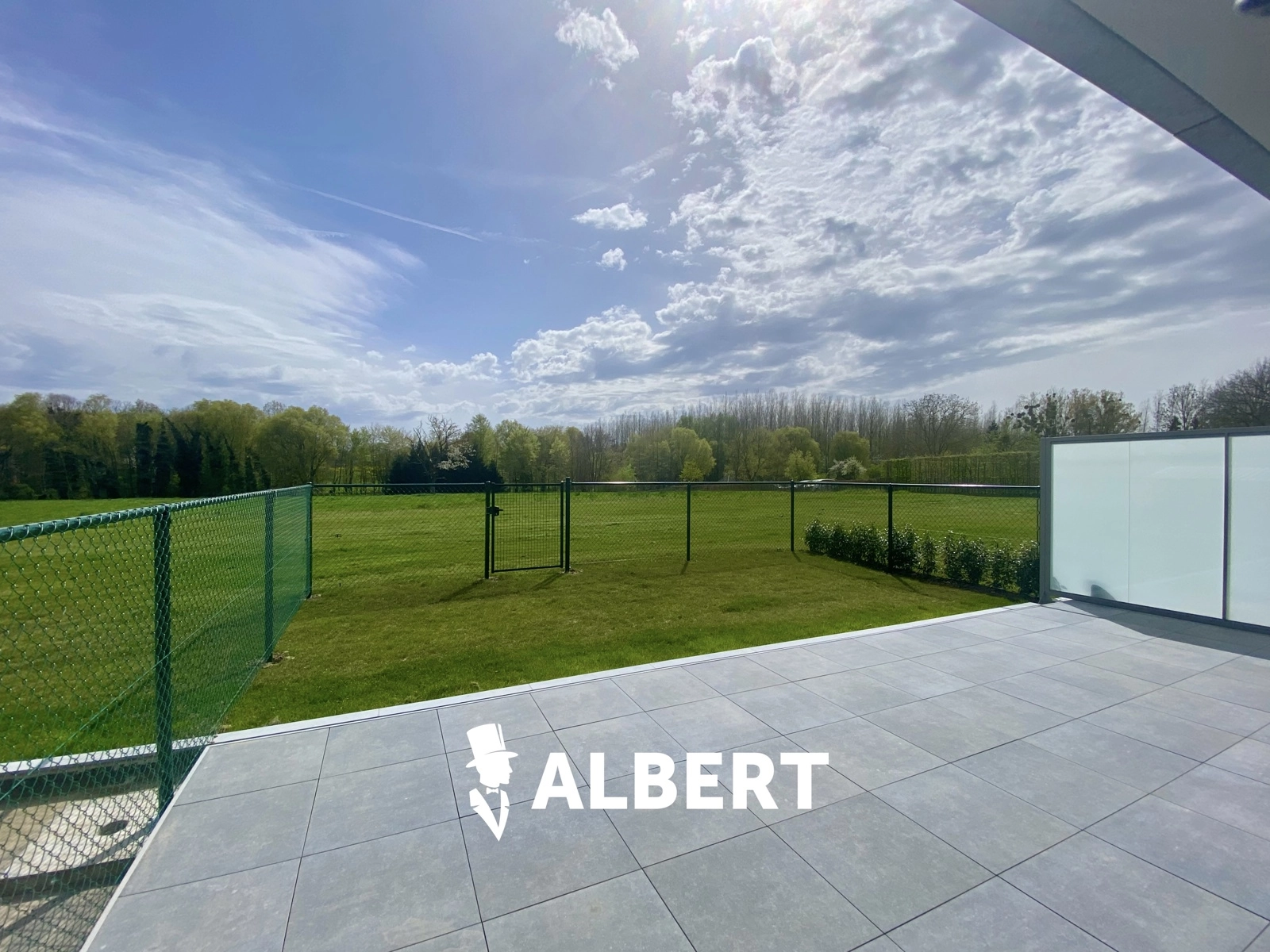 018b3fa6daa845b29e486092ebb45c9c photo