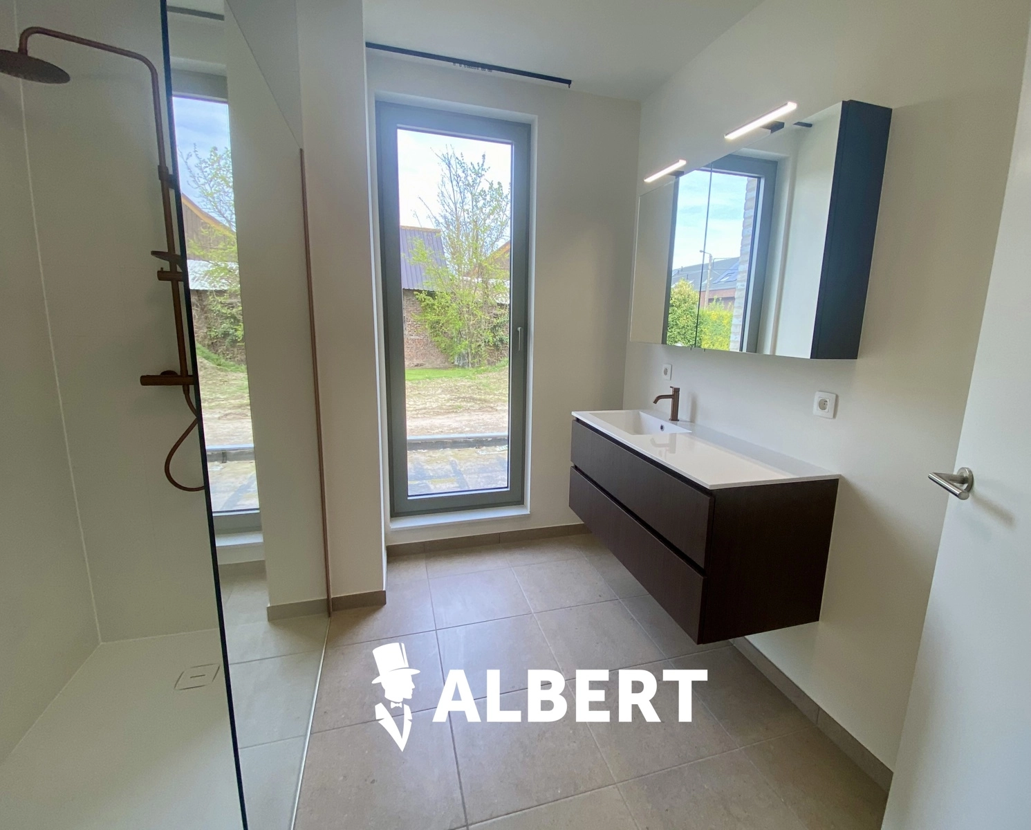 3268307f16ca4f0ab9b0069555cb3d04 photo