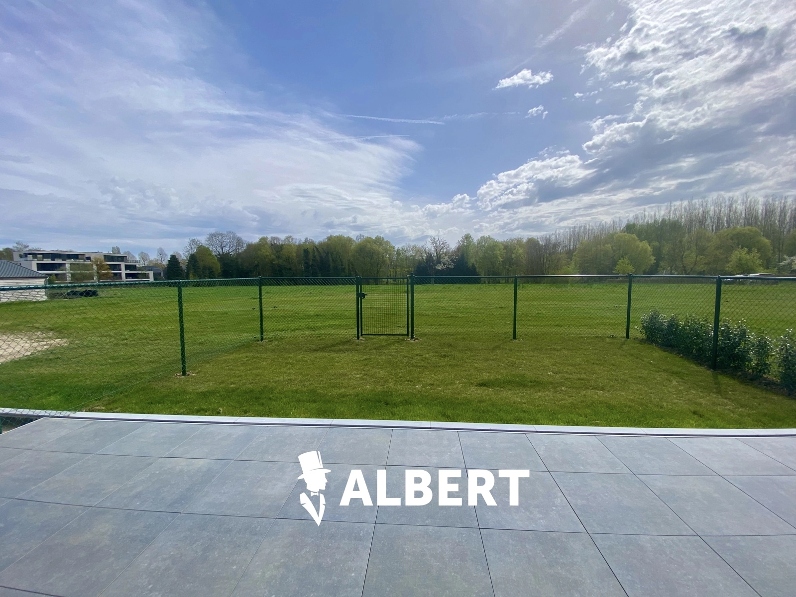 b7d8a13859c34d6b9d89f5ea4e719228 photo