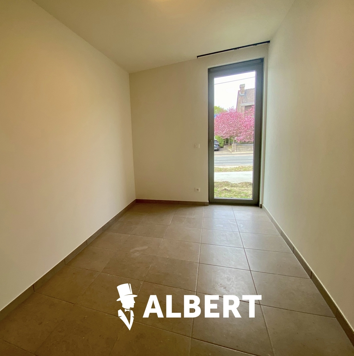 d63c555b3f3143cba29f7a45eab6d4fc photo