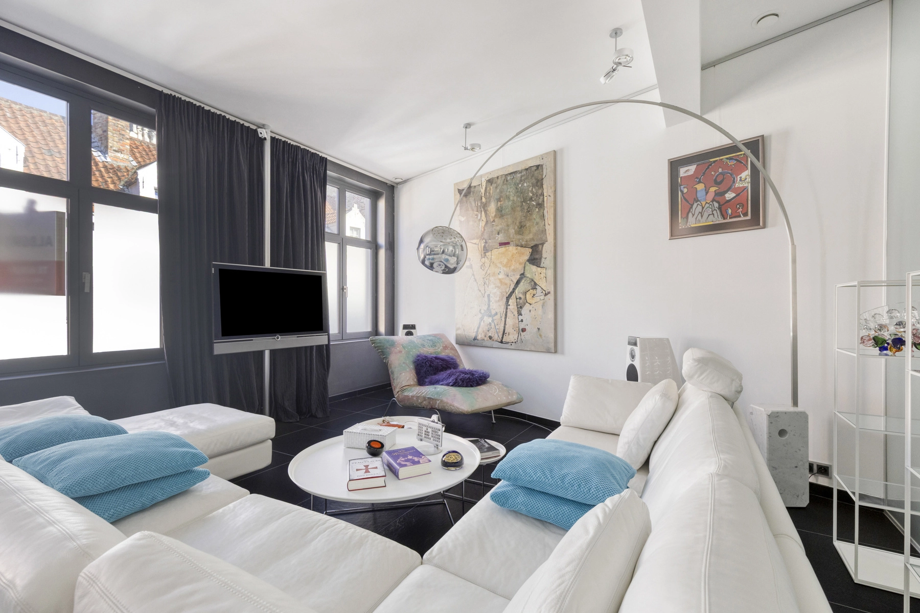 1d12e733aae24f3ab8b5a680863d9fb5 photo