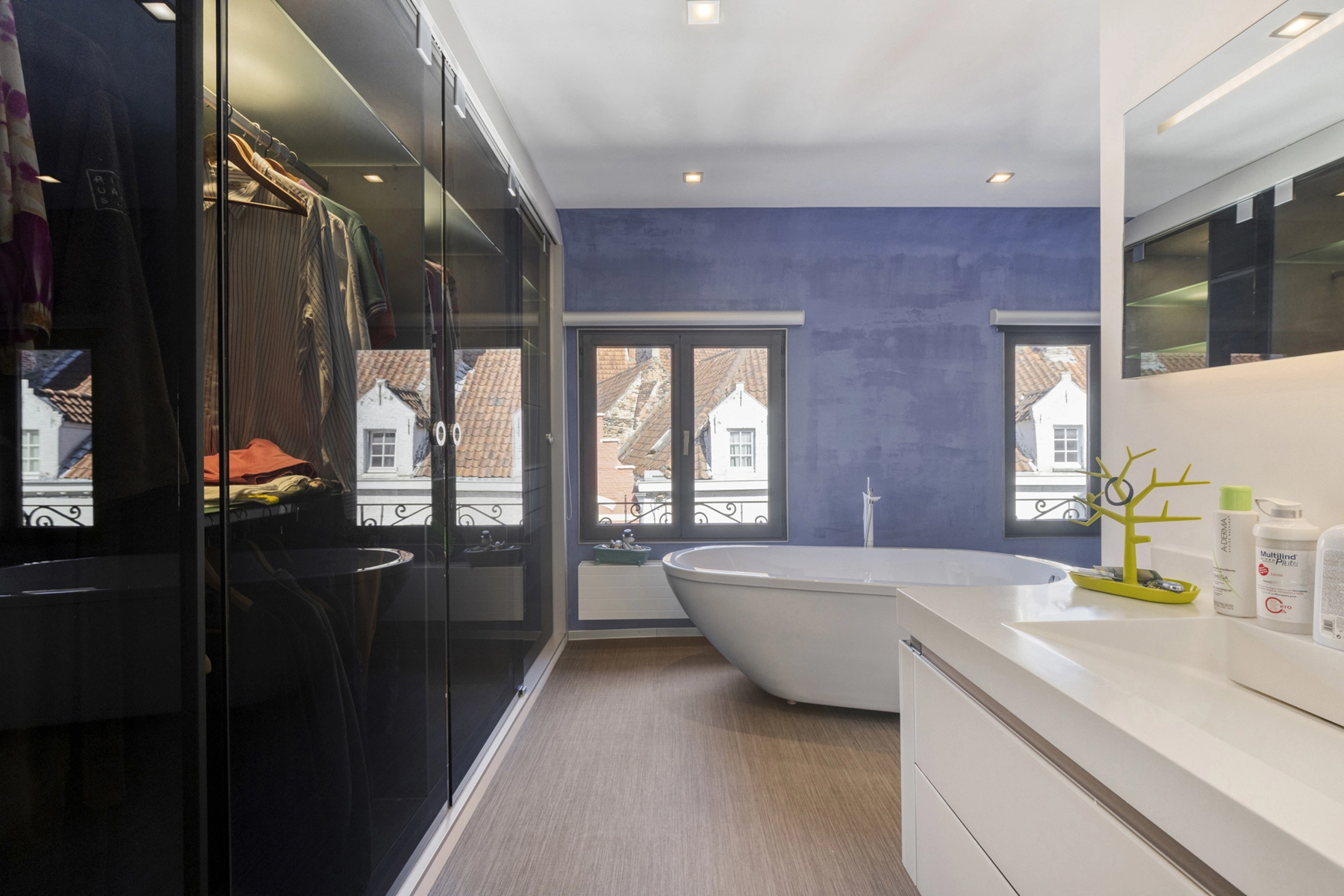 5eec5110fb6c48aba18dad14280a8048 photo