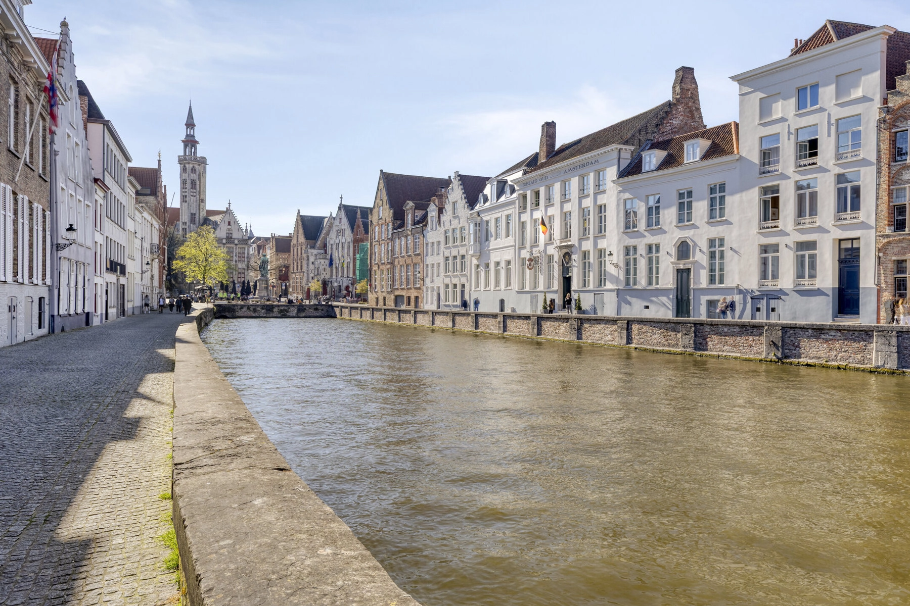 838031f17f8f4fe981110c724c388af4 photo