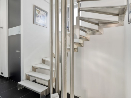 91773a8d407f453b8a9c97322c3a5606 thumbnail