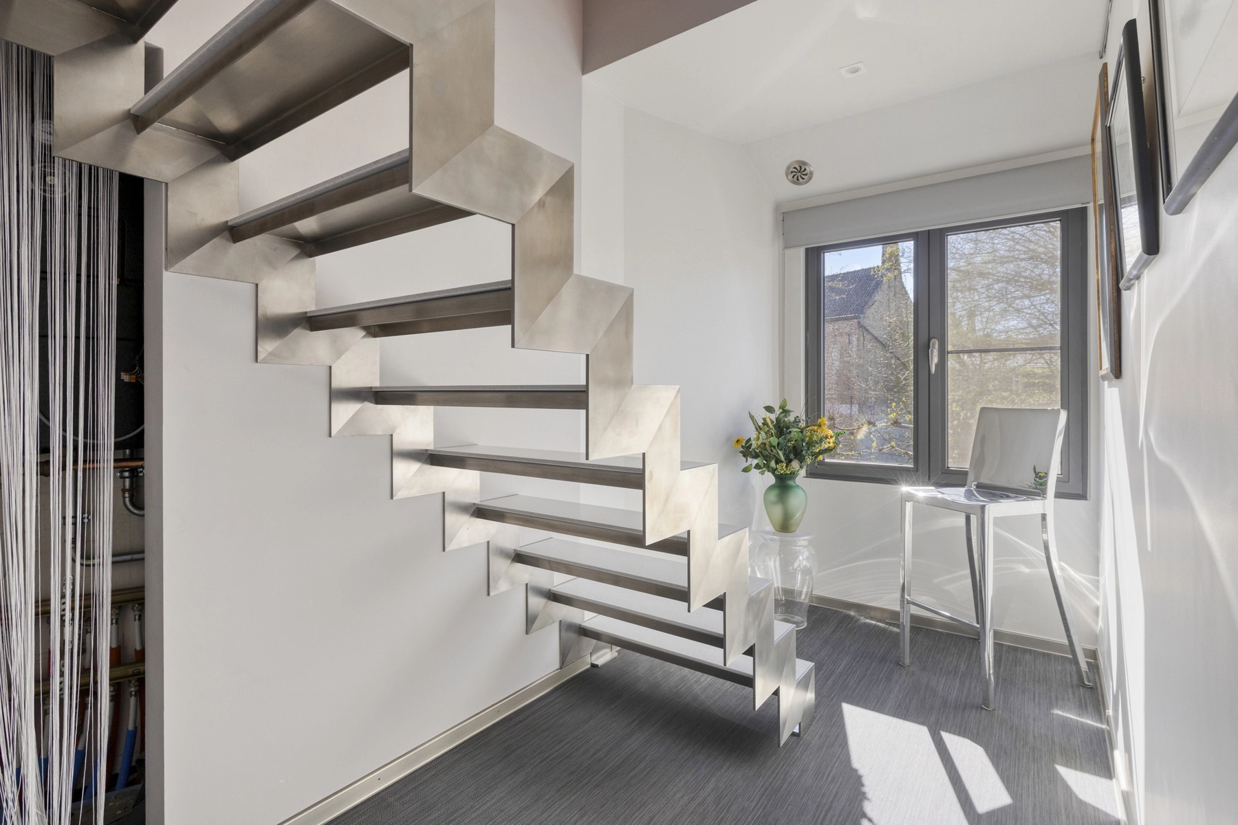 cfff2bba36784dedb6b14eba35ac282f photo