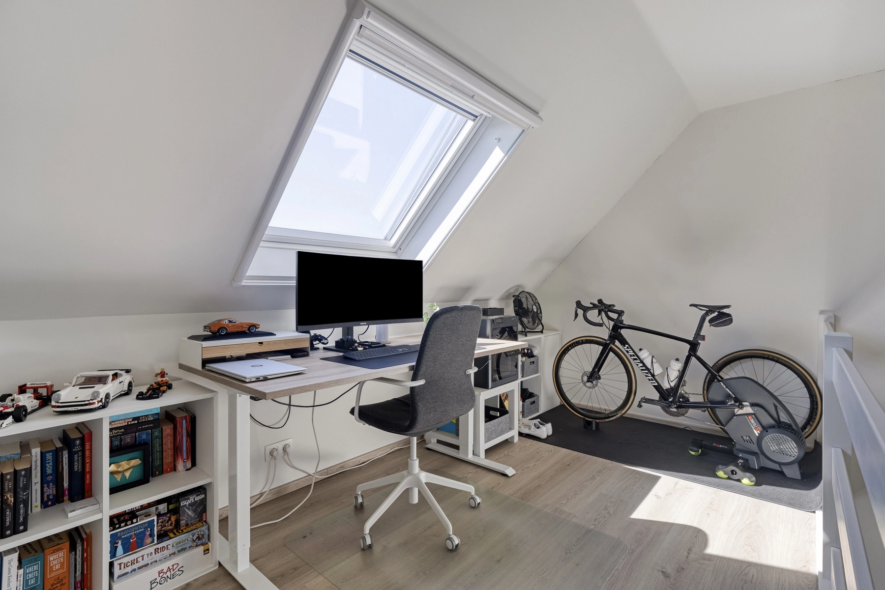 095f140c6e5e4db6879596fd4435651b photo