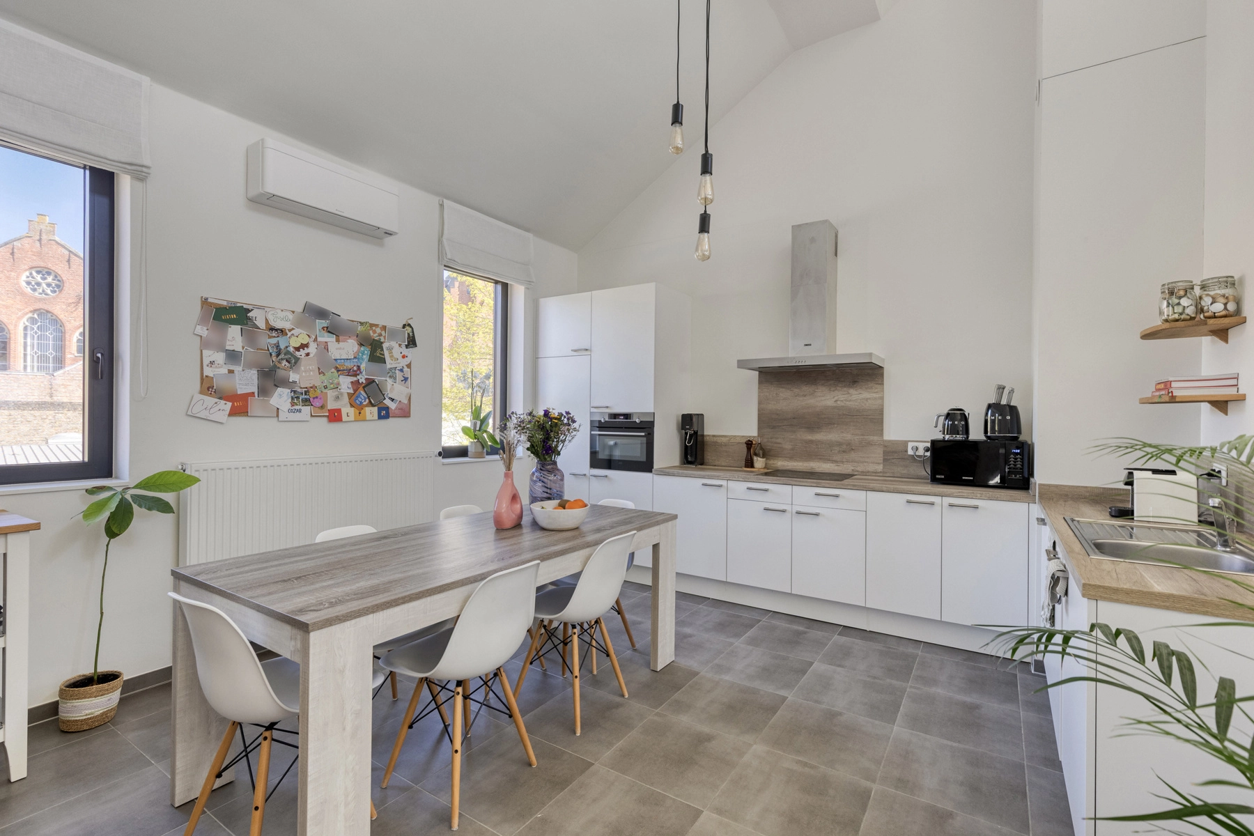 6dce5705b43a474db8fb180787eae81b photo