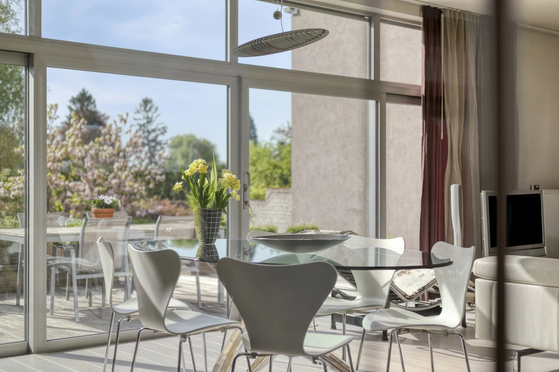 2f6e02360f0d4739a890f5cd14011a4a photo