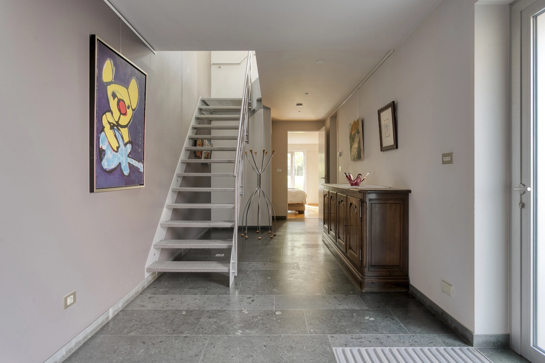 329184f4da6d4062a3d7b59839d61728 photo