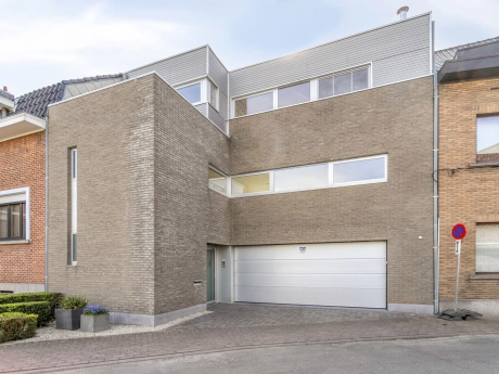 4e3d30bf665e41c891b6f88cc6ddec8b thumbnail