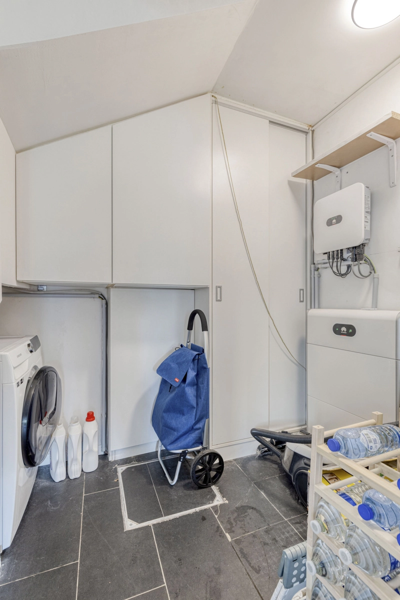 0b17228a89a44f68aac3a7402f0ad079 photo