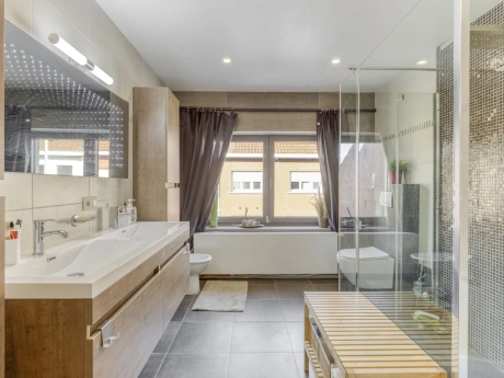 7dd6dbea0f1245e798933665a5224d87 thumbnail