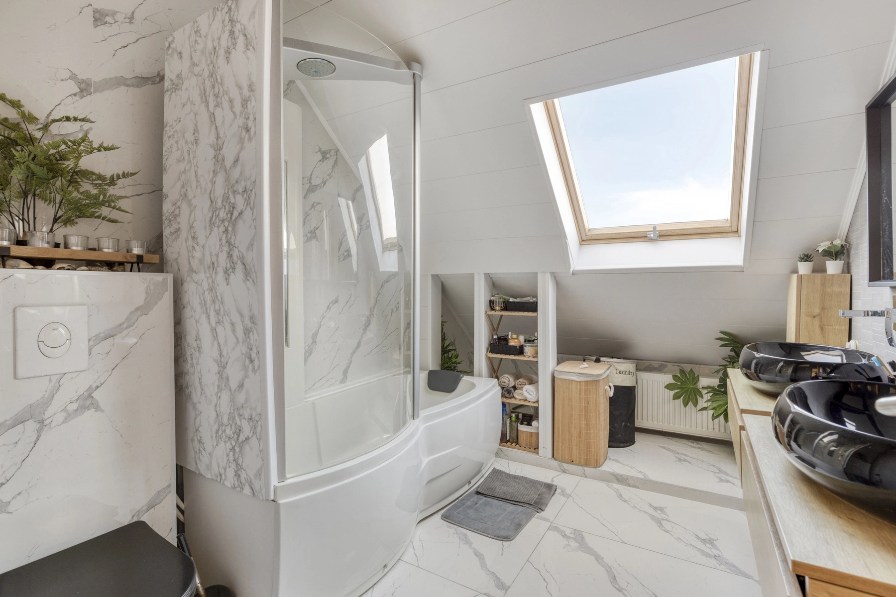 90603029783f4c96b30698048d4defe0 photo