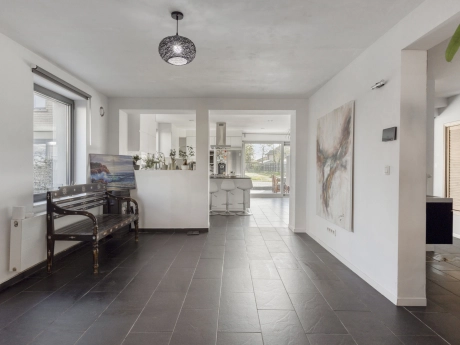 9f76cc631bc447cab550e0415a4f719f thumbnail