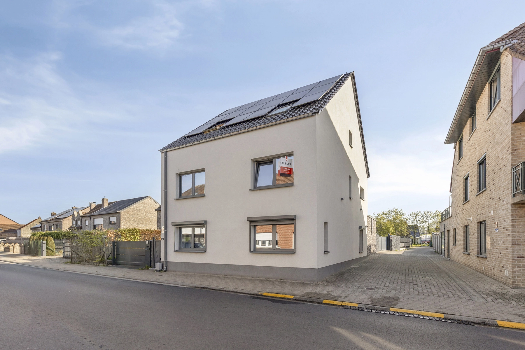 b97cdcab1ae245a085b735ea7ac34414 photo