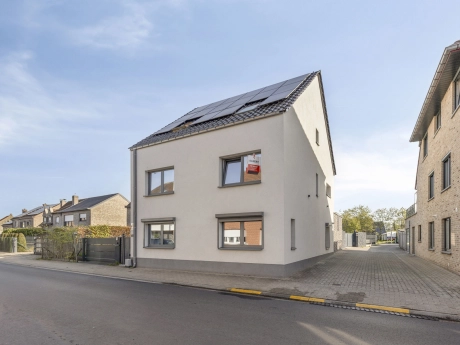 b97cdcab1ae245a085b735ea7ac34414 thumbnail