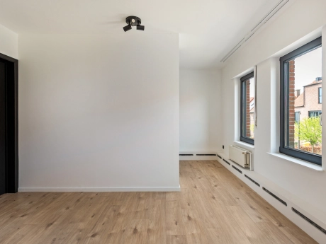 0a96efcf48d94c87803c4c562e955eed thumbnail