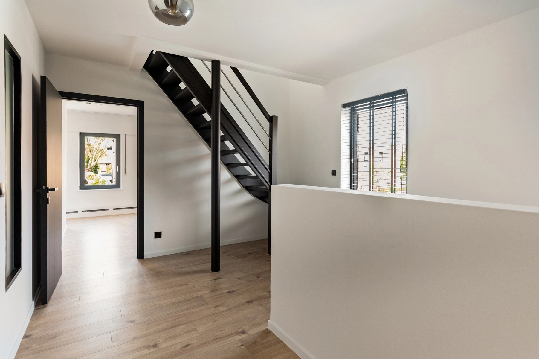 56380a463aad4c099203eea9aebc9759 photo