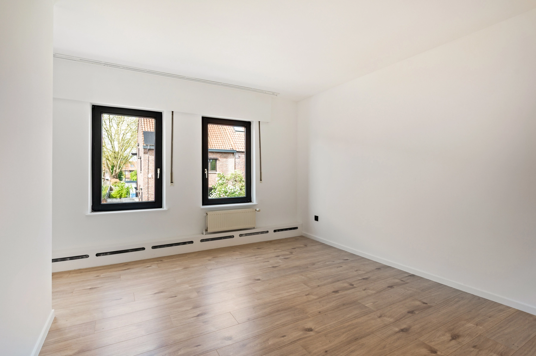 58dec5eb1a1e43c8a9d7657d65b93225 photo