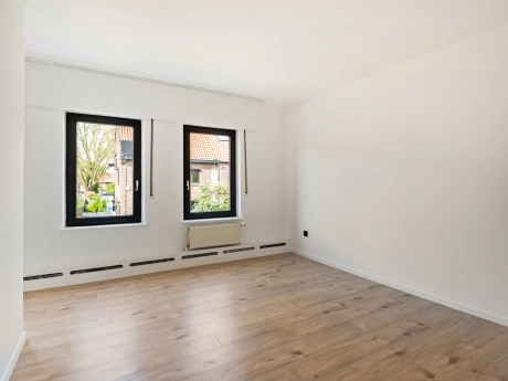 58dec5eb1a1e43c8a9d7657d65b93225 thumbnail