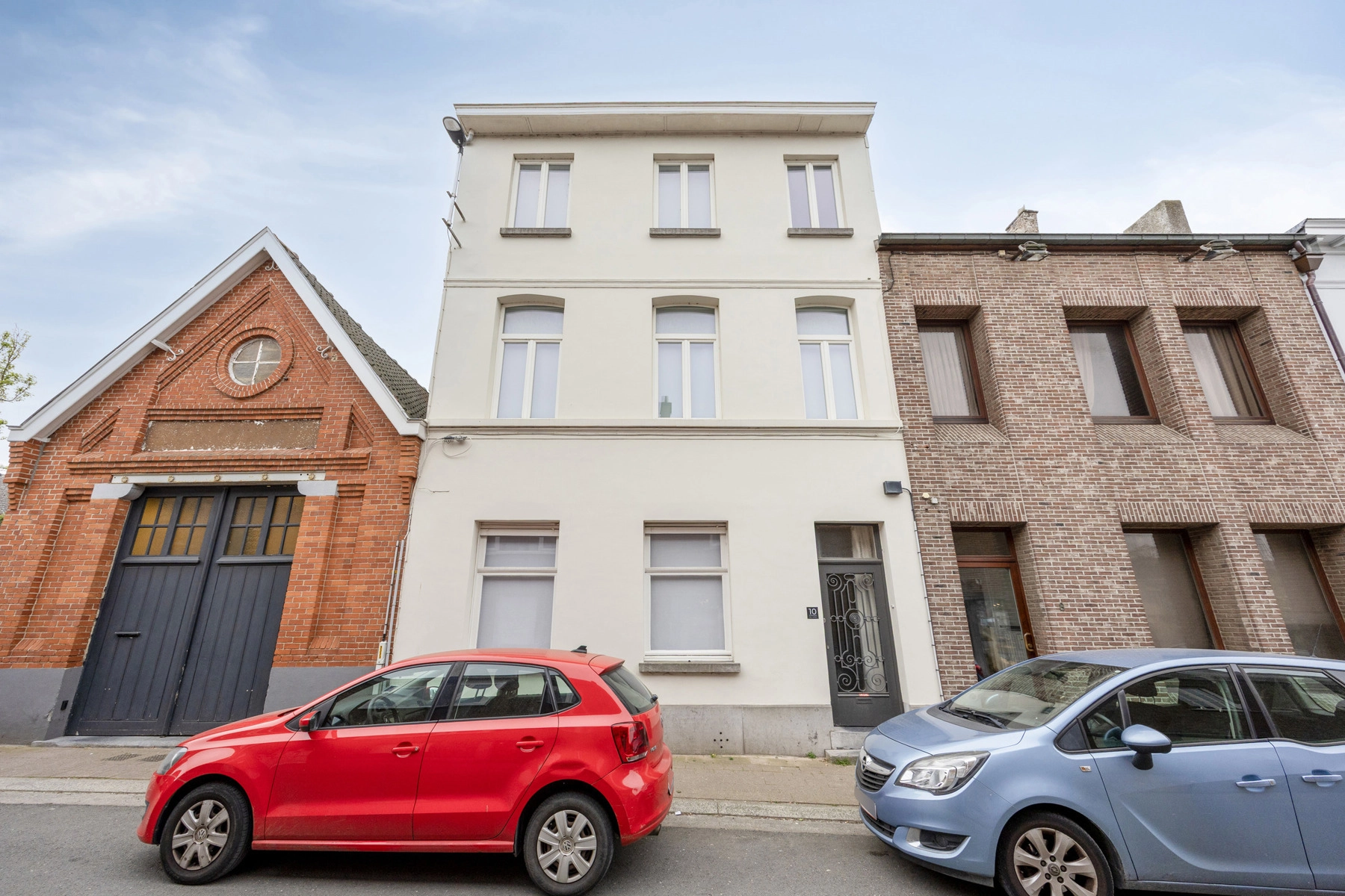 09c5f182f10b43e9864f9740f2e9771a photo