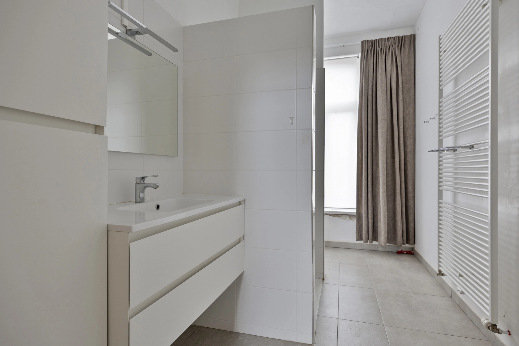 0f5ee0d449e04727bc25706a0ead0476 photo