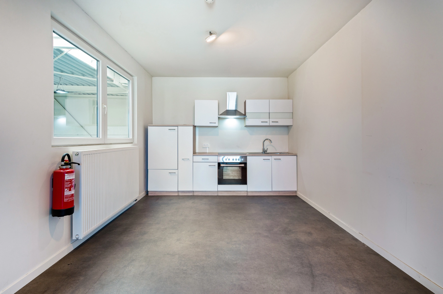 200c120b85e146bf8ef338d7f8744f83 photo