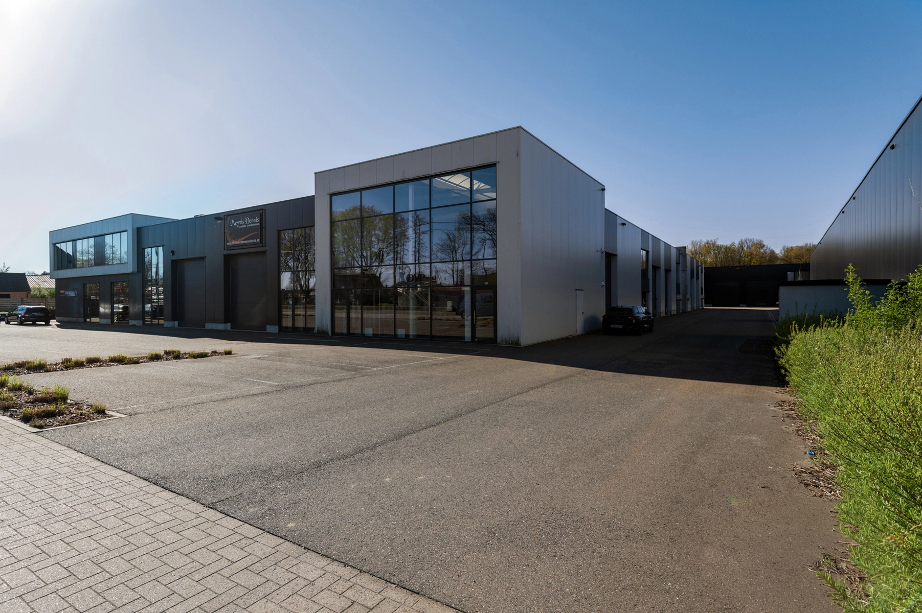 58ea7f80c9034b97a80ed6e634167b61 photo