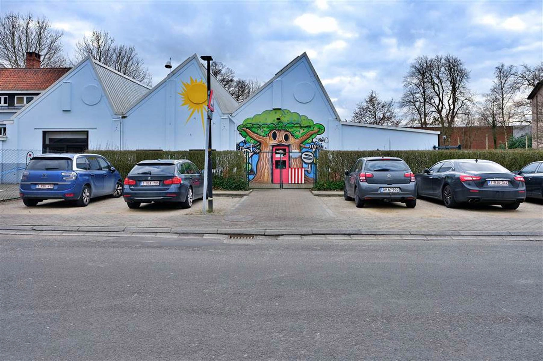 336ffa56b7e242baa741688e9d2ddc21 photo