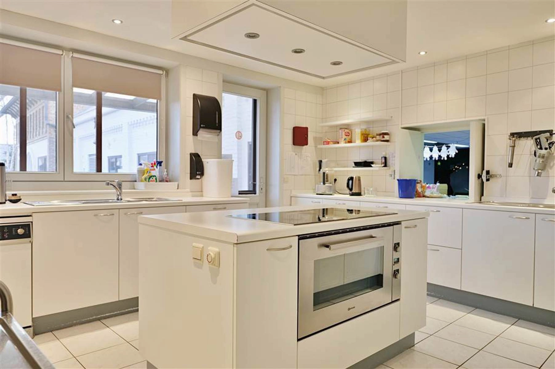 515ef2e268b34b6f813e1d2e8e2c2330 photo