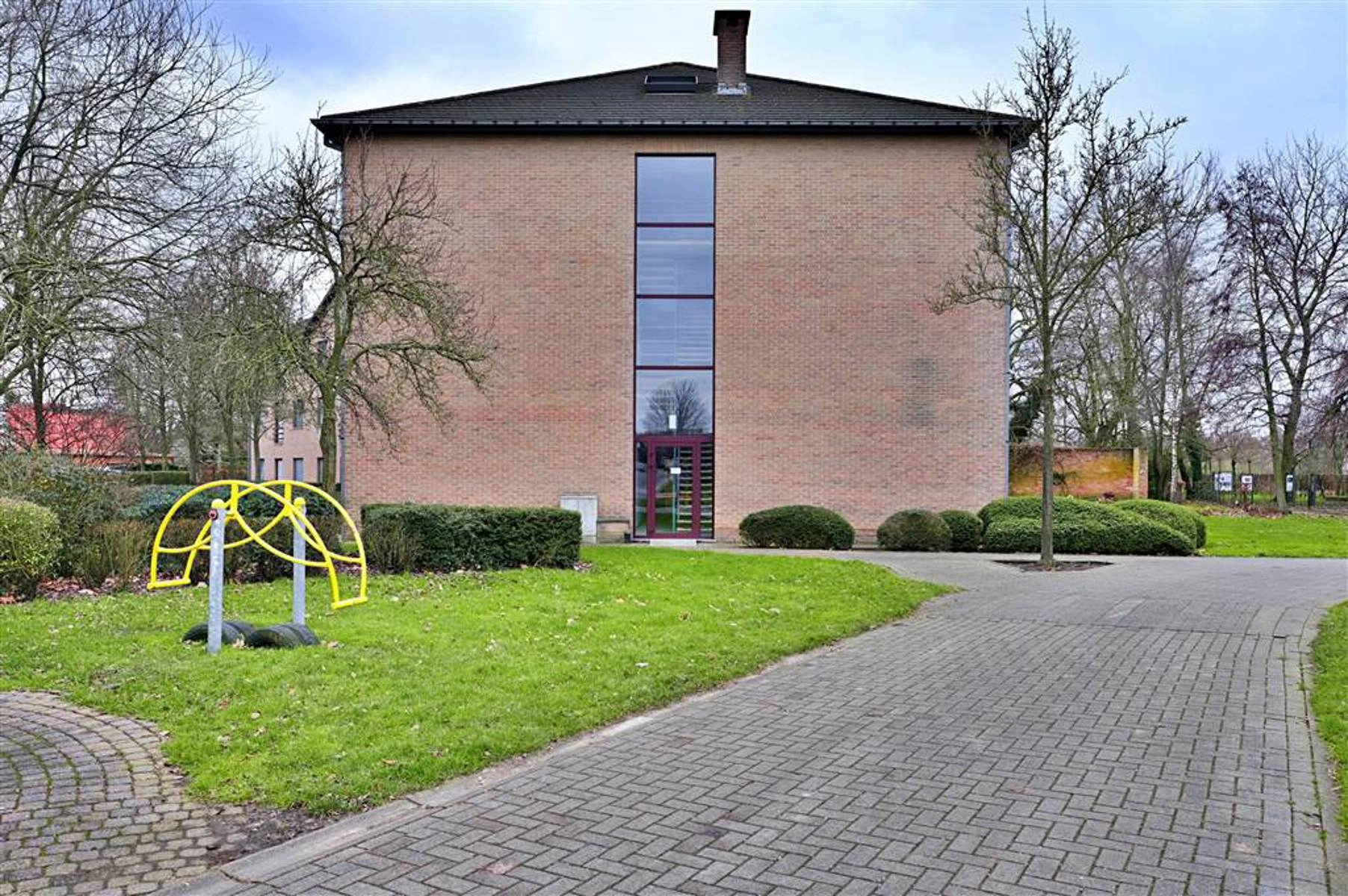 7db25cf263ff45d9afb4815c55db1447 photo