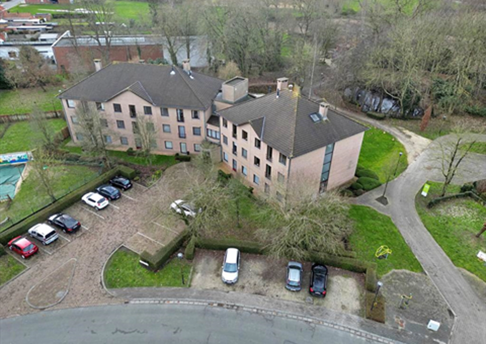 a26c38edcd6e4e81a3a60ad9f6190de2 photo