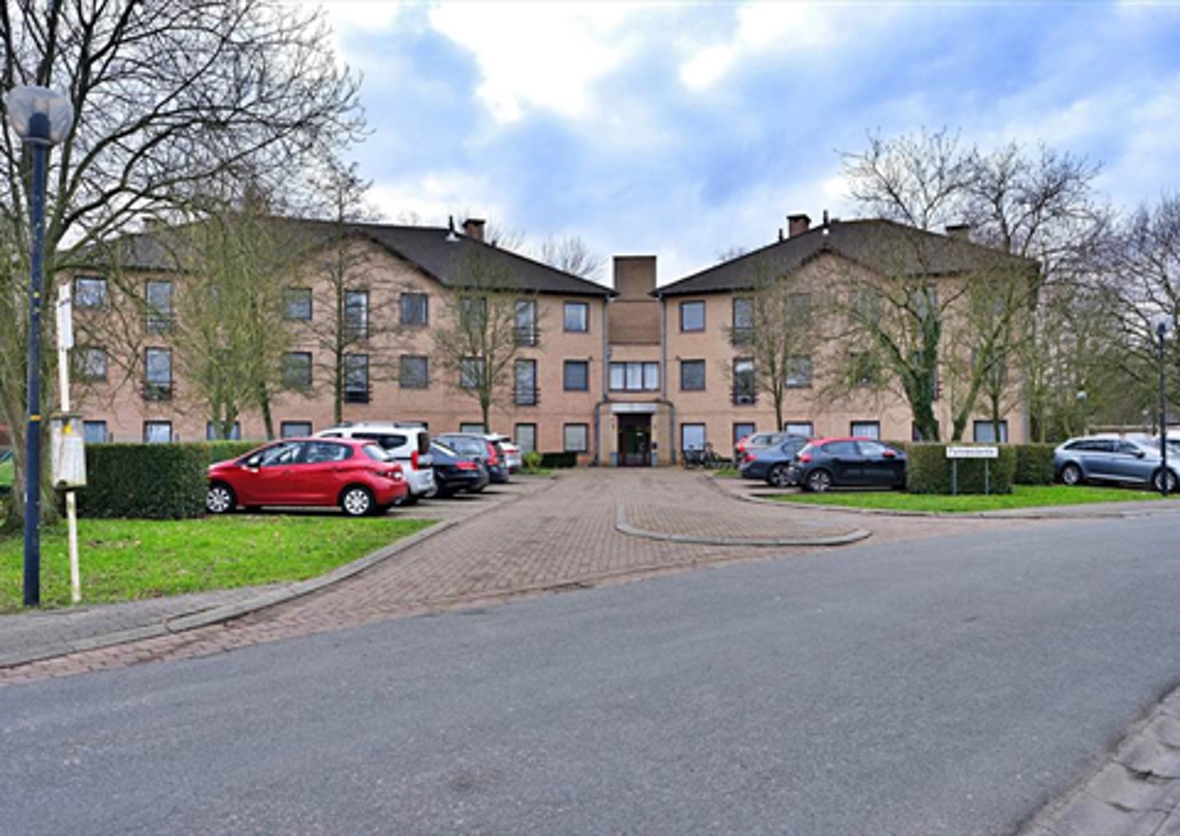 ae7ccb5f123342b6b385995299287ce6 photo