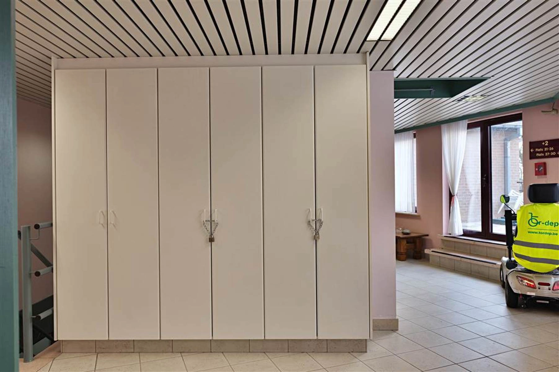 ce624aba20e84679beacb95fc9dbc977 photo