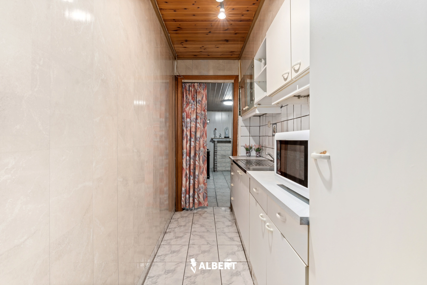 70b957793c7b4a83bae4aa162fab876b photo