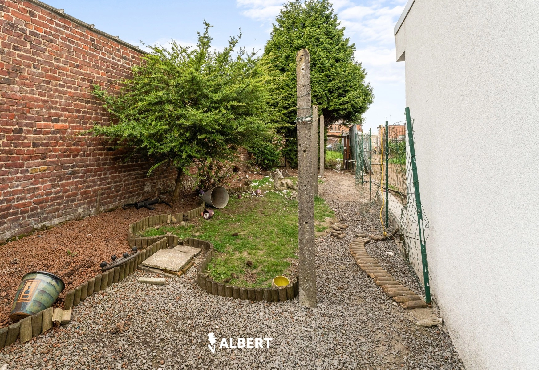 ebec28bf13ab4f72b03e9845e6ec1a87 photo