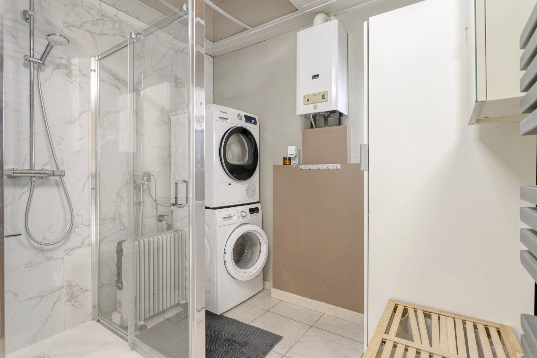 03b2c5cb8fe44178b735792b5b306eee photo