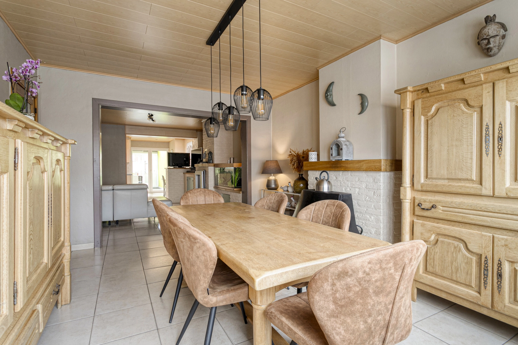 8be5694f915c4981a0bc2d3a35565bc4 photo