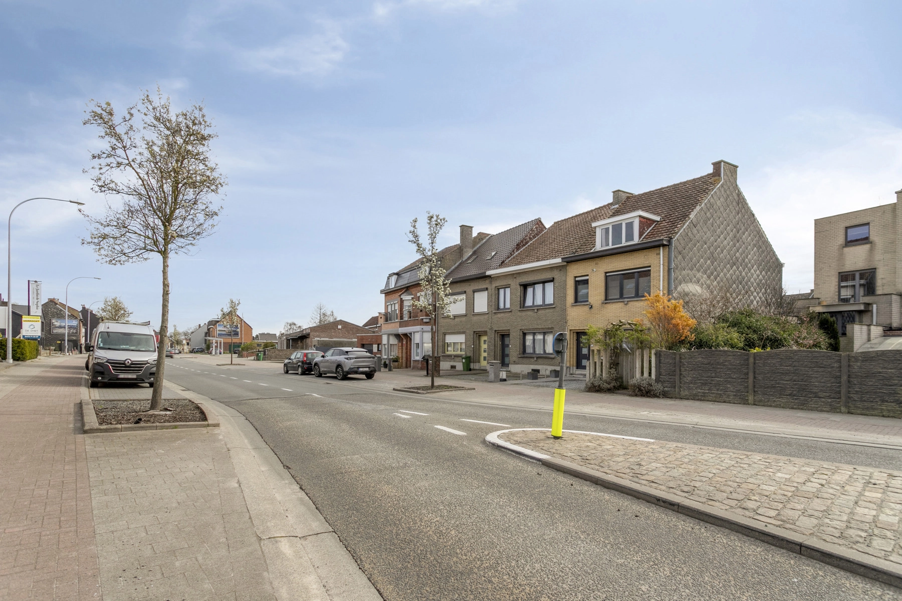 cb25723550444af6bfb60a76a1eed389 photo