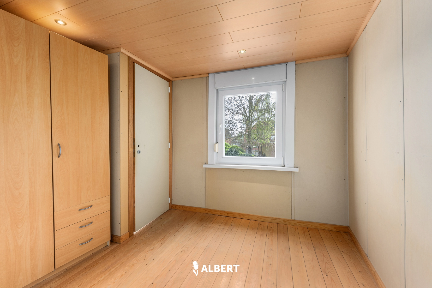 c97356b1dcbf427fb5d83e3617242703 photo