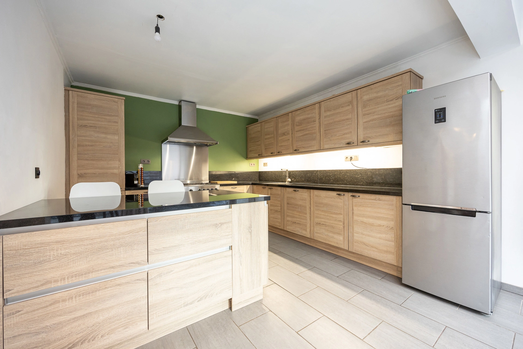 04e1d068c8254dc68b67961e64005367 photo