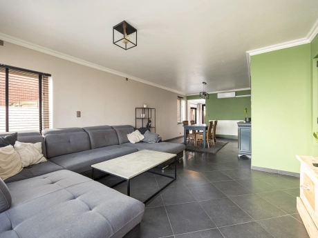 7f044e16b4754c5b8e3ec2739dd8a25f thumbnail