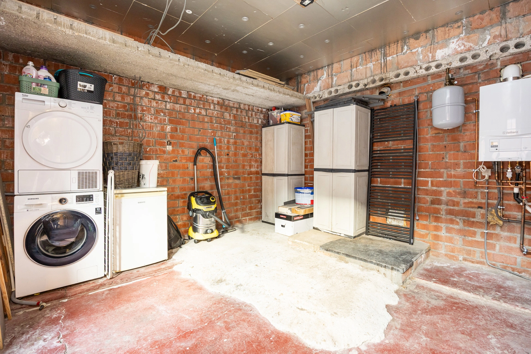 ee016e9e0e1e4cbe9f4050e1fbb24551 photo