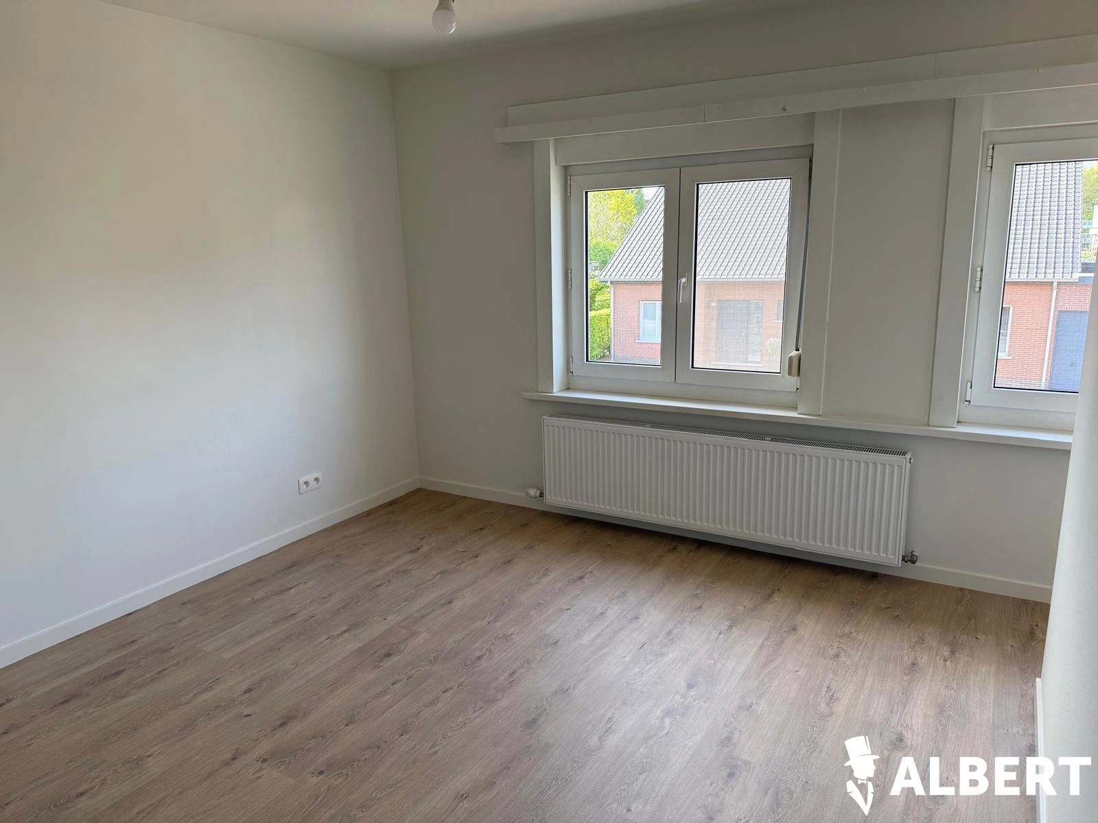 4e90fdf34c4d4fd2afb8829b494dfa00 photo