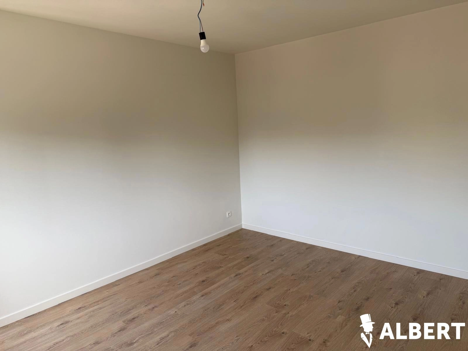 68ecaa6d9e164ffebbc7ddc987675cc1 photo