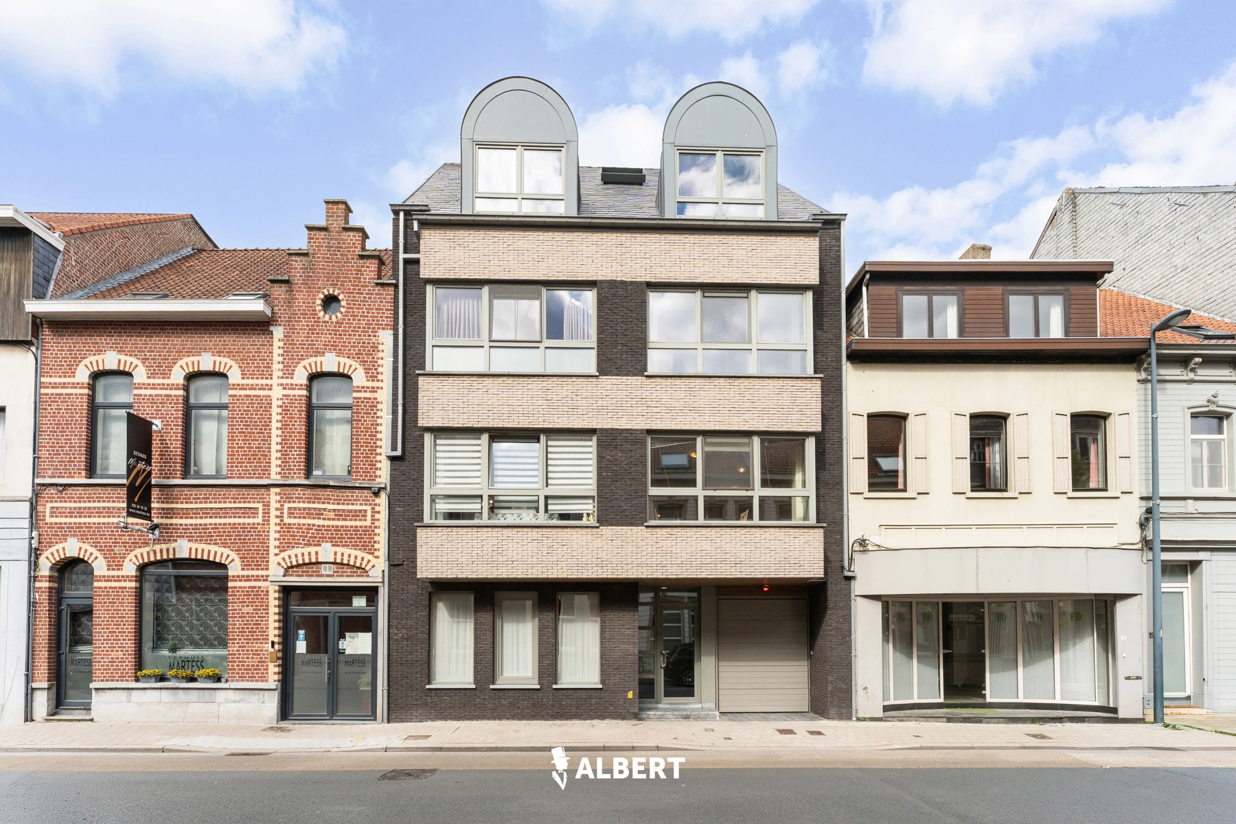 bb021605103340238ba2527885f7ccde photo