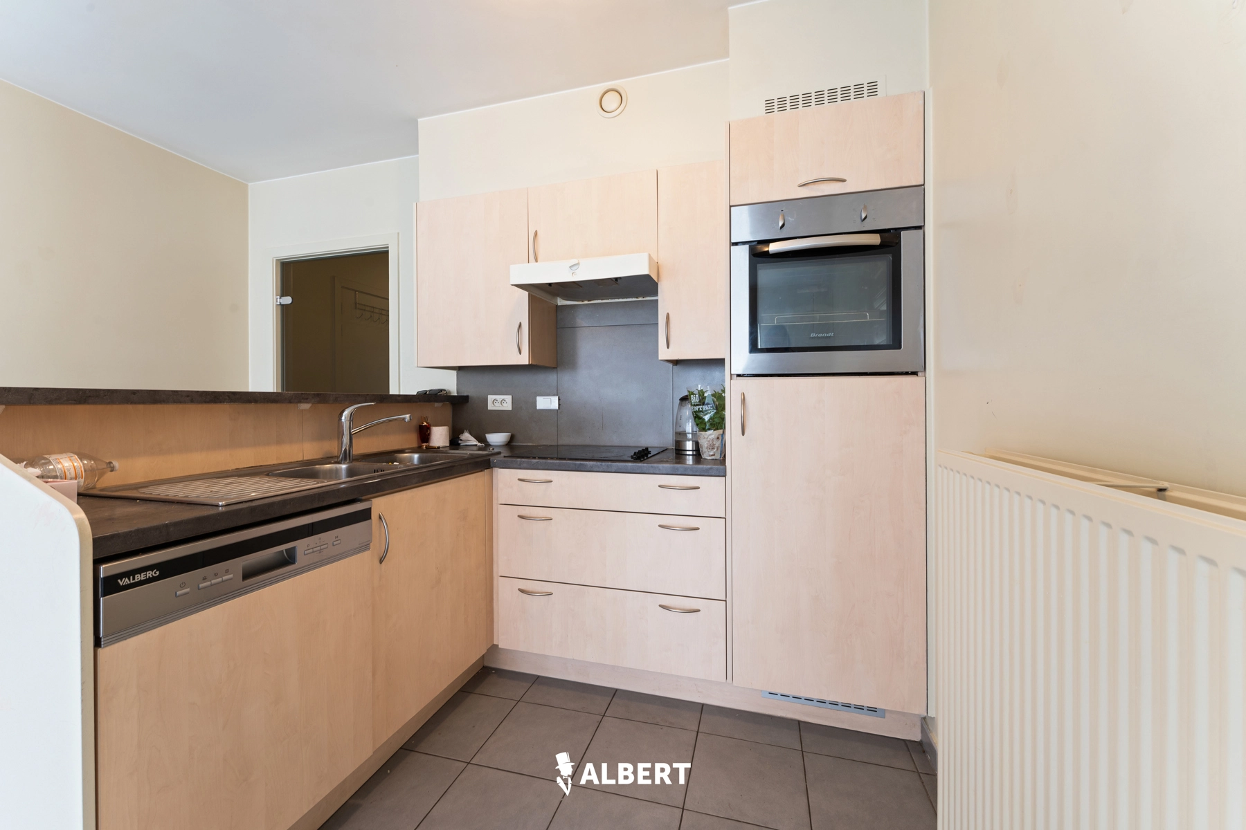 bf0f3a1e52274973a9e24604b1c5fbef photo