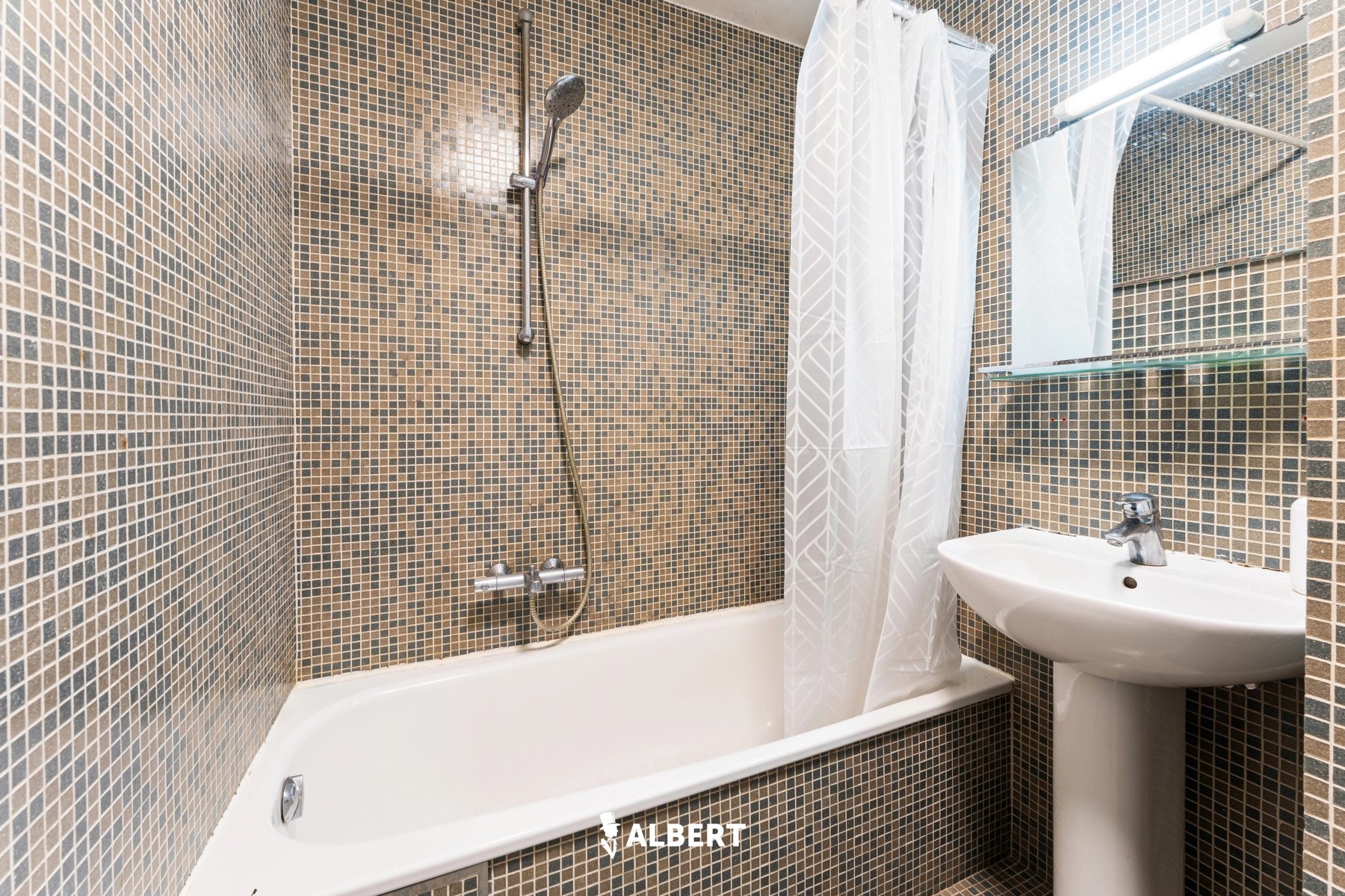 ecc085aa80694cbd9d55a382934f169a photo