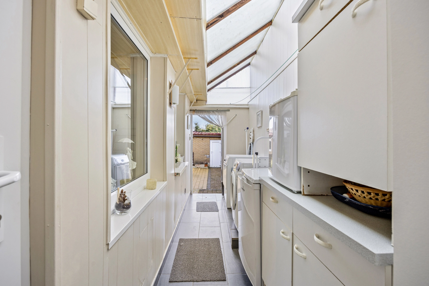 75be3f87660c4e0c941f13ea8dd32863 photo